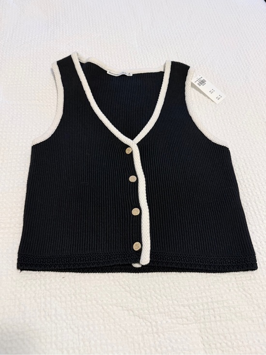 Abercrombie & Fitch Tops - NWT Abercrombie & Fitch Black Knit Tank with Cream Trim